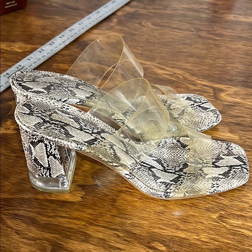 Olivia Ferguson Stylish Yellow Snakeskin Women's Heels